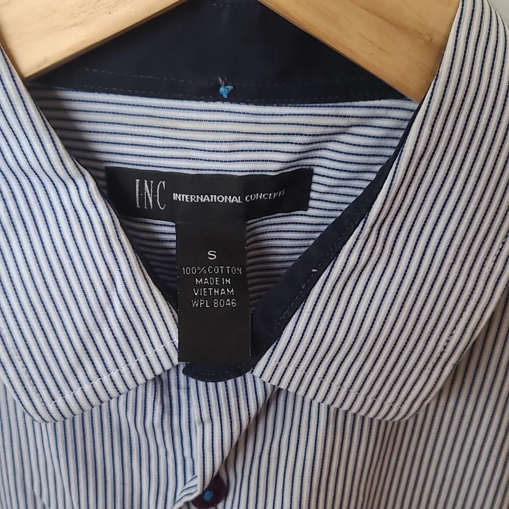 INC button down - Picture 4 of 4